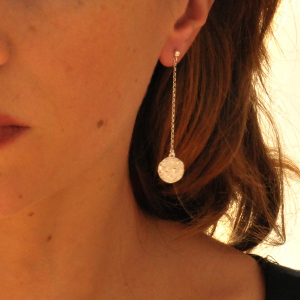 Boucles d'oreilles pendantes Litchi en argent massif Litchi 75,00 €