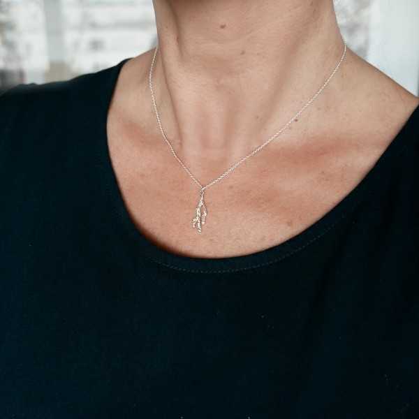 Zweiganhänger aus Recycelter 925er Silber