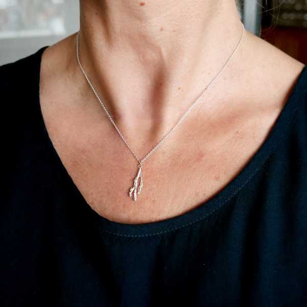 Zweiganhänger aus Recycelter 925er Silber