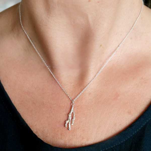 Zweiganhänger aus Recycelter 925er Silber