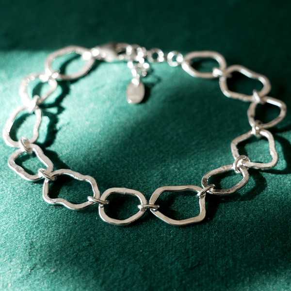 Großes Maya-Wolkenarmband aus recyceltem 925er Silber verstellbar