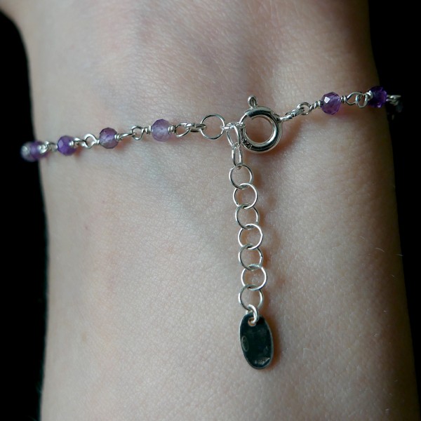 Amethyst-Rosenkranz-Armband mit 3 mm großen facettierten Perlen und 925er Silber, minimalistisch und verstellbar
