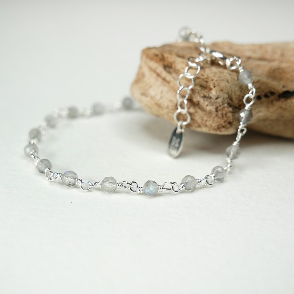 Labradorit-Rosenkranz-Armband mit 3 mm großen facettierten Perlen und 925er Silber, minimalistisch und verstellbar