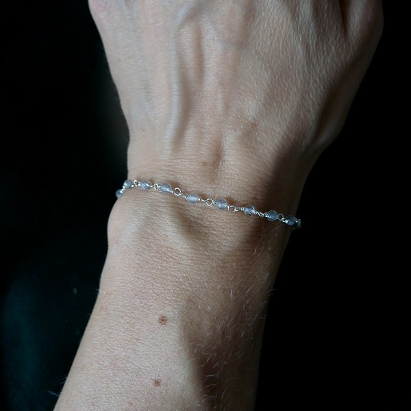 Labradorit-Rosenkranz-Armband mit 3 mm großen facettierten Perlen und 925er Silber, minimalistisch und verstellbar