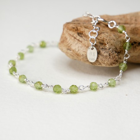 Peridot-Rosenkranz-Armband mit 3 mm großen facettierten Perlen und 925er Silber, minimalistisch und verstellbar