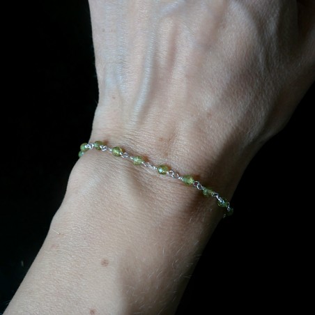 Peridot-Rosenkranz-Armband mit 3 mm großen facettierten Perlen und 925er Silber, minimalistisch und verstellbar