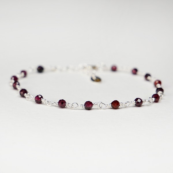 Rhodolit-Rosenkranz-Armband mit 3 mm großen facettierten Perlen und 925er Silber, minimalistisch und verstellbar