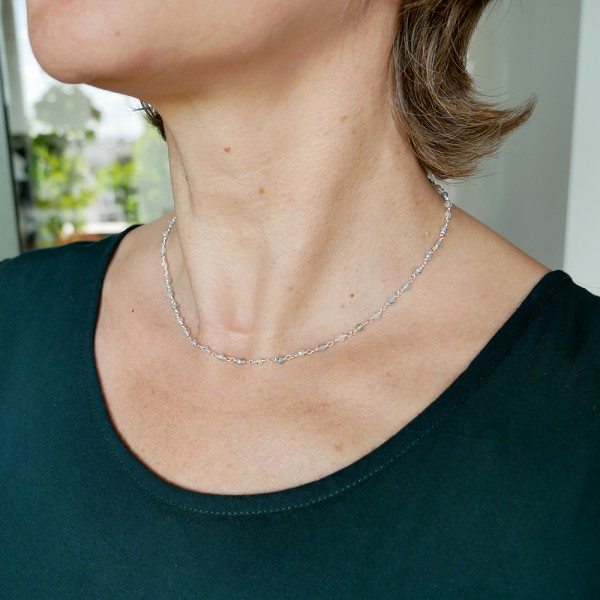 Minimalistische Aquamarin-Rosenkranzkette mit 3 mm großen facettierten Perlen