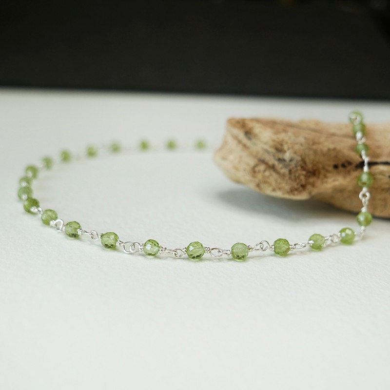 Rosenkranzkette mit 3 mm facettierten Peridotperlen und 925er Silber