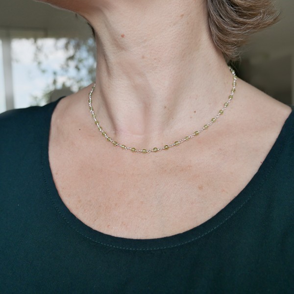 Rosenkranzkette mit 3 mm facettierten Peridotperlen und 925er Silber