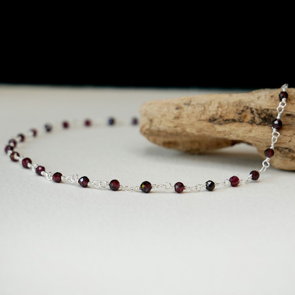 Rosenkranzkette mit 3 mm facettierten Rhodolithperlen und 925er Silber