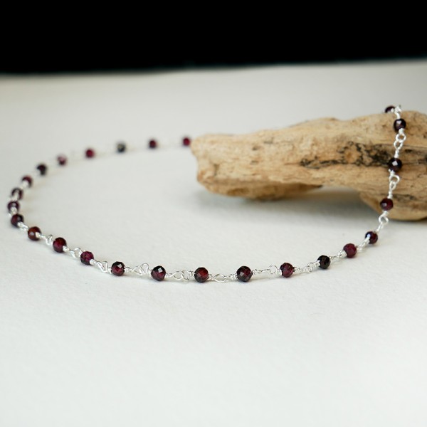 Rosenkranzkette mit 3 mm facettierten Rhodolithperlen und 925er Silber