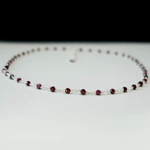 Rosenkranzkette mit 3 mm facettierten Rhodolithperlen und 925er Silber