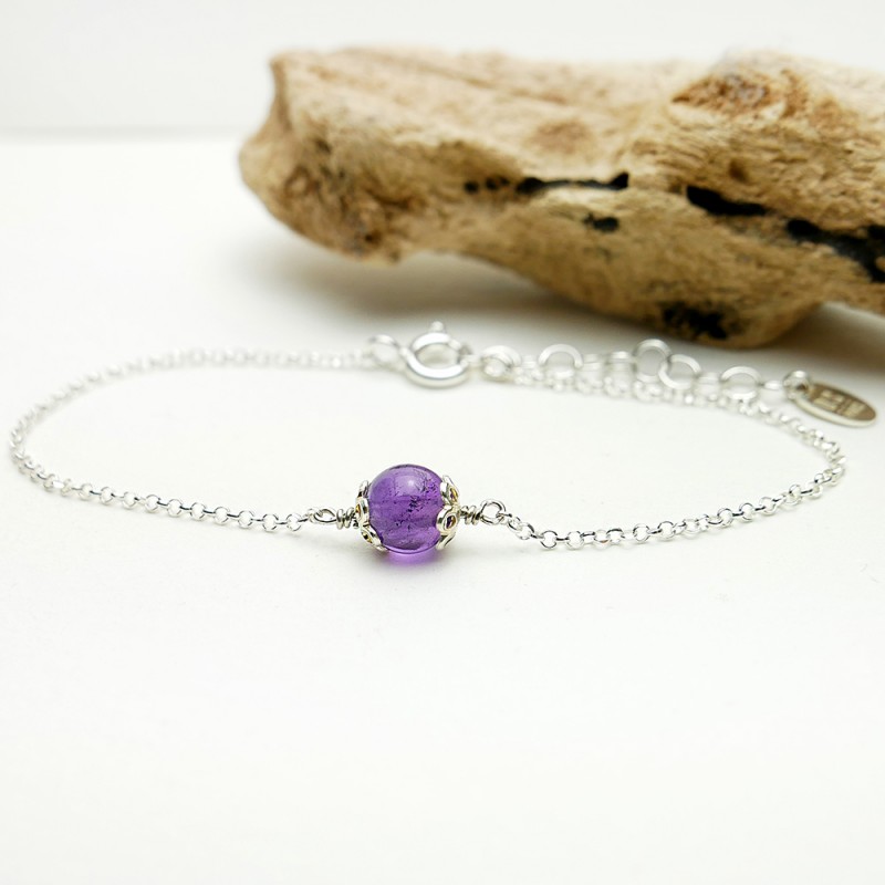 Verstellbares und minimalistisches Armband aus echtem Amethyst aus massivem 925er Silber Verstellbares und minimalistisches Armband aus echtem Amethyst aus massivem 925er Silber