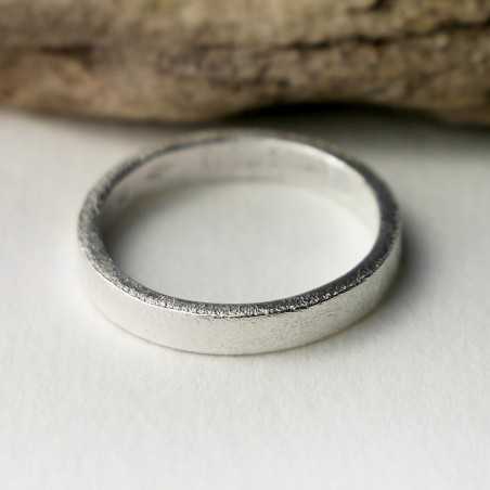 Stapelbarer Sandgestrahlt Ring aus recyceltem 925er Silber für Dame...