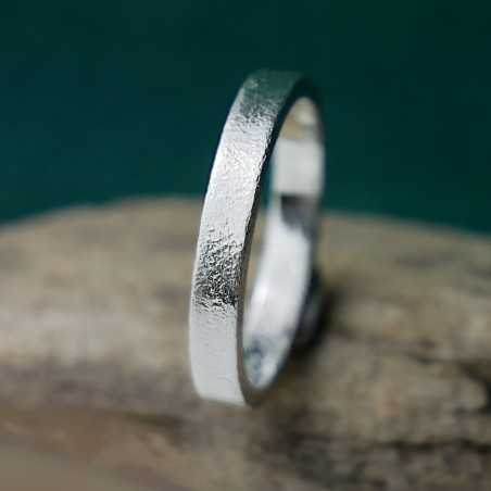 Stapelbarer Sandgestrahlt Ring aus recyceltem 925er Silber für Dame...