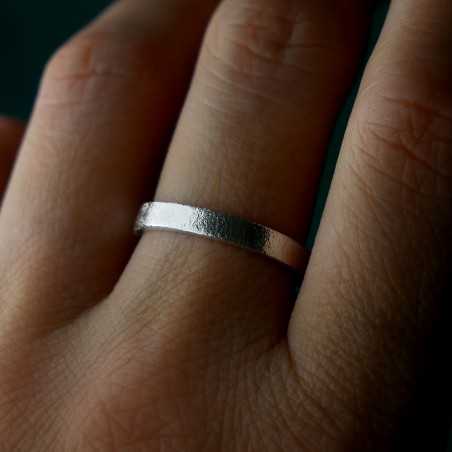 Stapelbarer Sandgestrahlt Ring aus recyceltem 925er Silber für Dame...