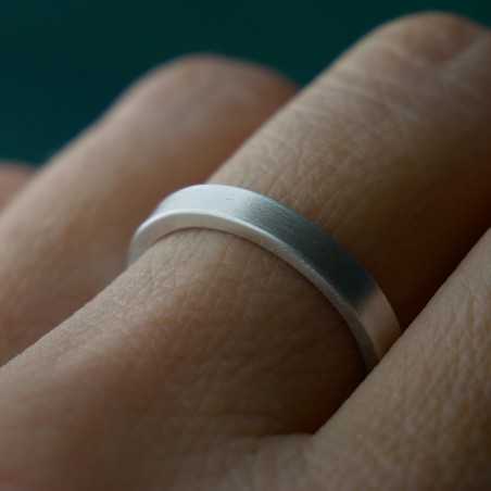 Bague 3 mm brossée en argent 925 recyclé pour femme et pour homme