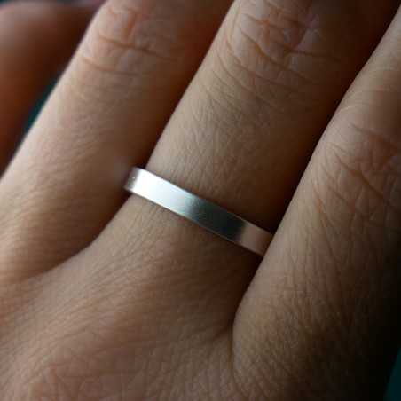 Bague 3 mm brossée en argent 925 recyclé pour femme et pour homme