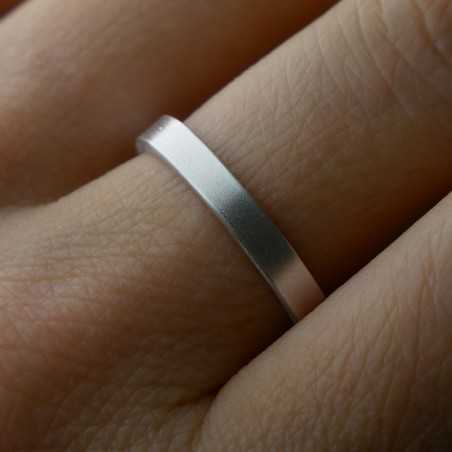 Bague 3 mm brossée en argent 925 recyclé pour femme et pour homme