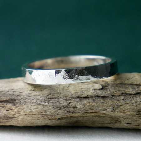 Bague 3 mm martelée en argent 925 recyclé pour femme et pour homme