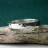 Bague 3 mm martelée en argent 925 recyclé pour femme et pour homme