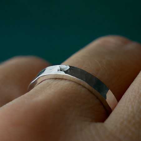 Bague 3 mm martelée en argent 925 recyclé pour femme et pour homme