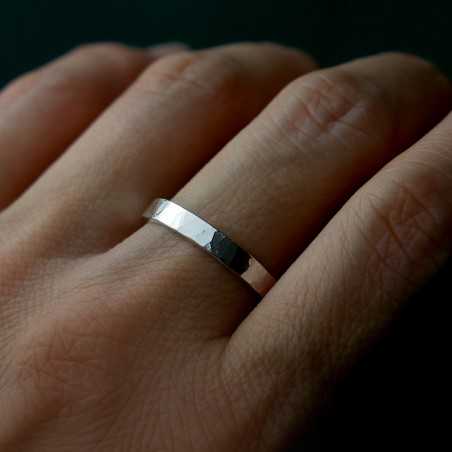 Bague 3 mm martelée en argent 925 recyclé pour femme et pour homme