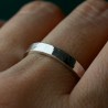 Bague 3 mm martelée en argent 925 recyclé pour femme et pour homme