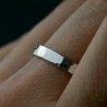 Bague 3 mm martelée en argent 925 recyclé pour femme et pour homme
