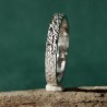 Bague 3 mm texture froissée en argent 925 recyclé pour femme et pour homme