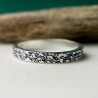 Bague 3 mm texture froissée patinée en argent 925 recyclé pour femme et pour homme