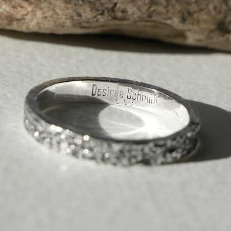 Bague 3 mm texture froissée patinée en argent 925 recyclé pour femme et pour homme