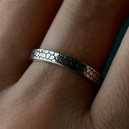 3mm Patinated Scale Ring in Recycled 925 Sterling Silver for Women and Men