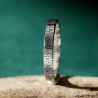 Stapelbarer Sandgestrahlt Ring aus recyceltem 925er Silber für Dame...