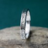 Bague 3 mm motif Bois patiné en argent 925 recyclé pour femme et pour homme