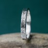 Bague 3 mm motif Bois patiné en argent 925 recyclé pour femme et pour homme