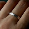 Bague 3 mm motif Givré en argent 925 recyclé pour femme et pour homme