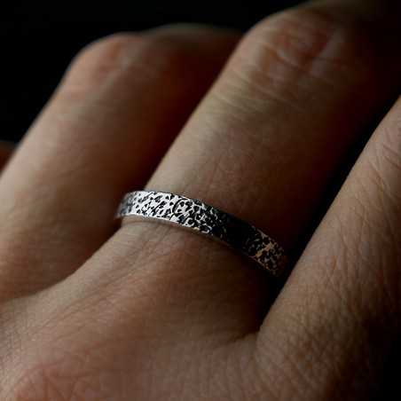 3 mm schmaler Ring mit mattierter Patina aus recyceltem 925er Sterlingsilber für Damen und Herren
