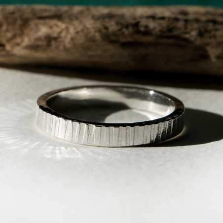 Bague 3 mm striée "Ondée" en argent 925 recyclé pour femme et pour homme