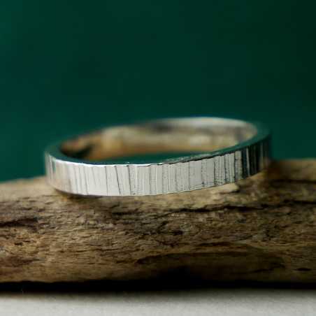 Bague 3 mm striée "Ondée" en argent 925 recyclé pour femme et pour homme