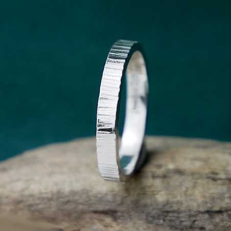 Bague 3 mm striée "Ondée" en argent 925 recyclé pour femme et pour homme