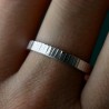 Bague 3 mm striée "Ondée" en argent 925 recyclé pour femme et pour homme