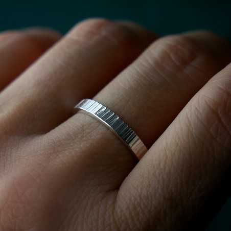 Bague 3 mm striée "Ondée" en argent 925 recyclé pour femme et pour homme