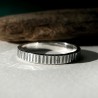 Bague 3 mm striée "Ondée" en argent 925 patiné recyclé pour femme et pour homme