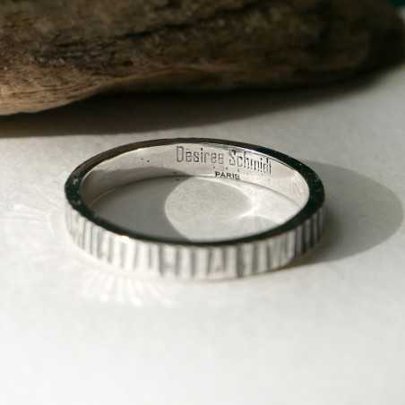 Bague 3 mm striée "Ondée" en argent 925 patiné recyclé pour femme et pour homme