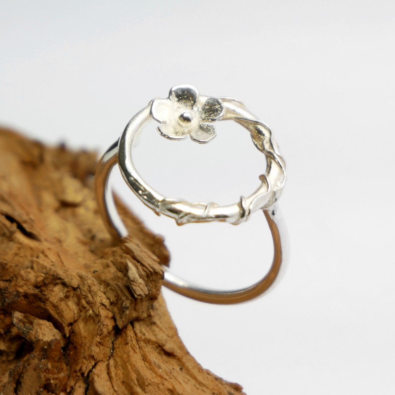 Sterling silver Sakura flower ring Sakura 67,00 € Sterling silver Sakura flower ring Sakura 67,00 €
