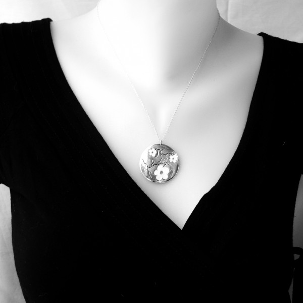Anhänger an 925/1000 Silber Blumenkette made in France Desiree Schmidt Paris Kirschblumen 107,00 €