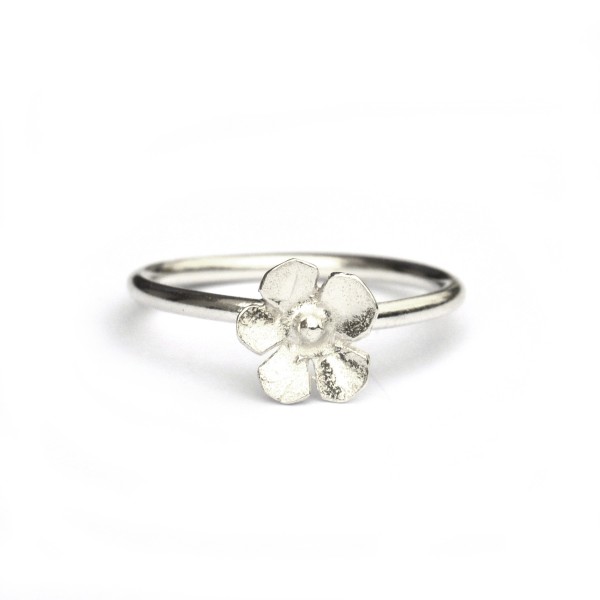 Small Sakura flower sterling silver ring Sakura 35,00 €