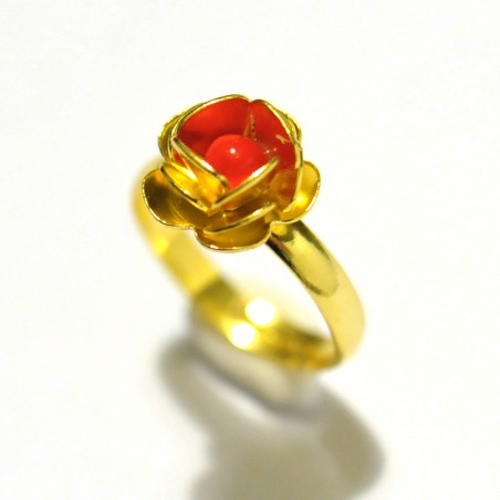 Petite bague minimaliste rose dorée à l'or fin et perle de verre rouge vif Nénuphar
